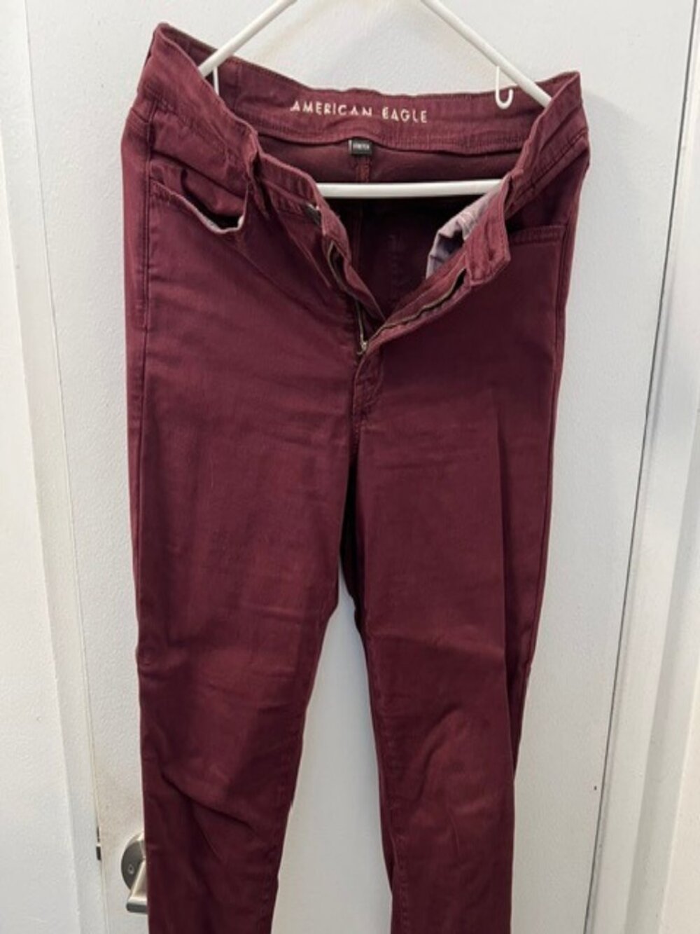 AE Burgandy Jeans 8 REG